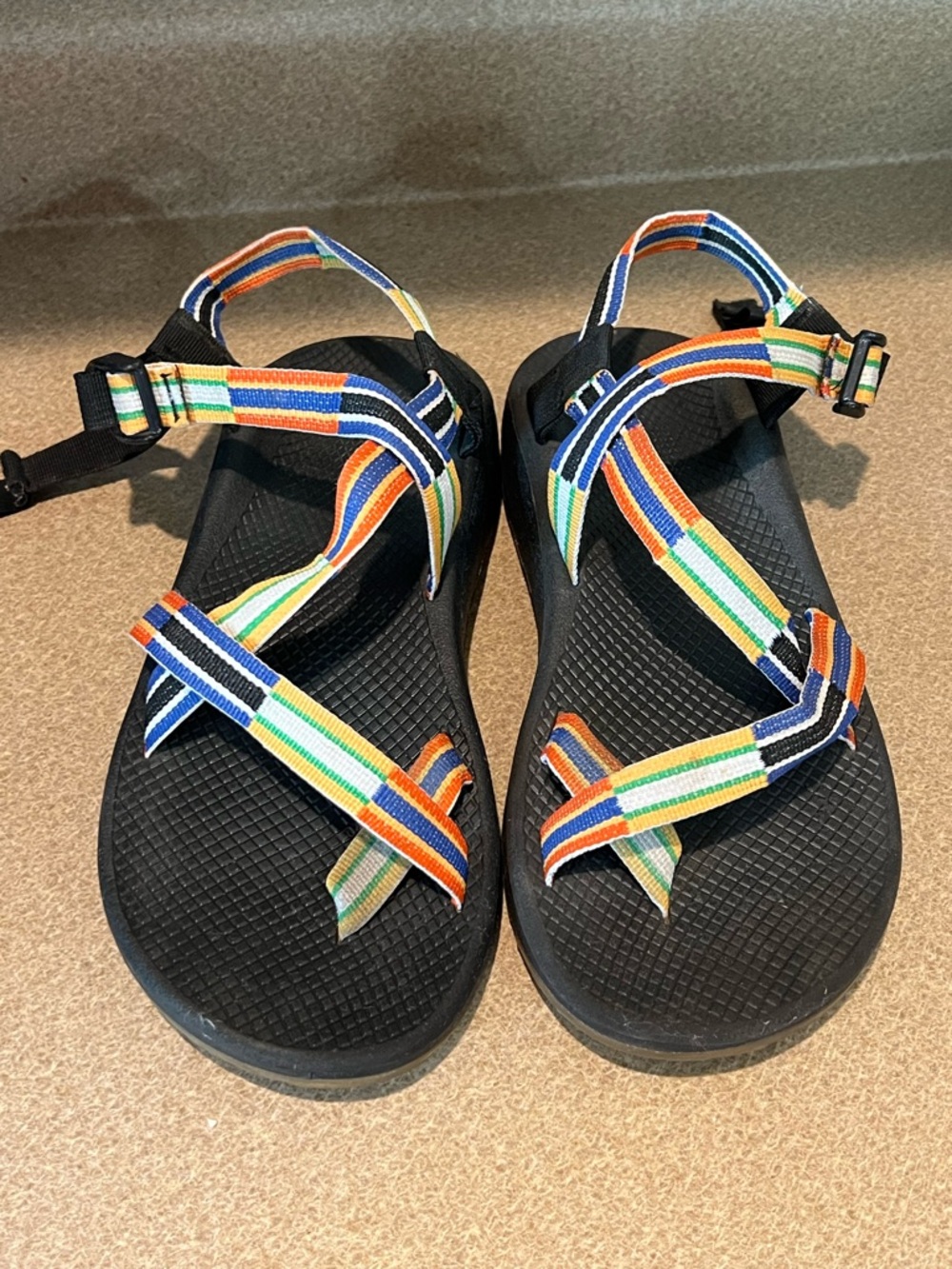 Mens like new chacos sz 11